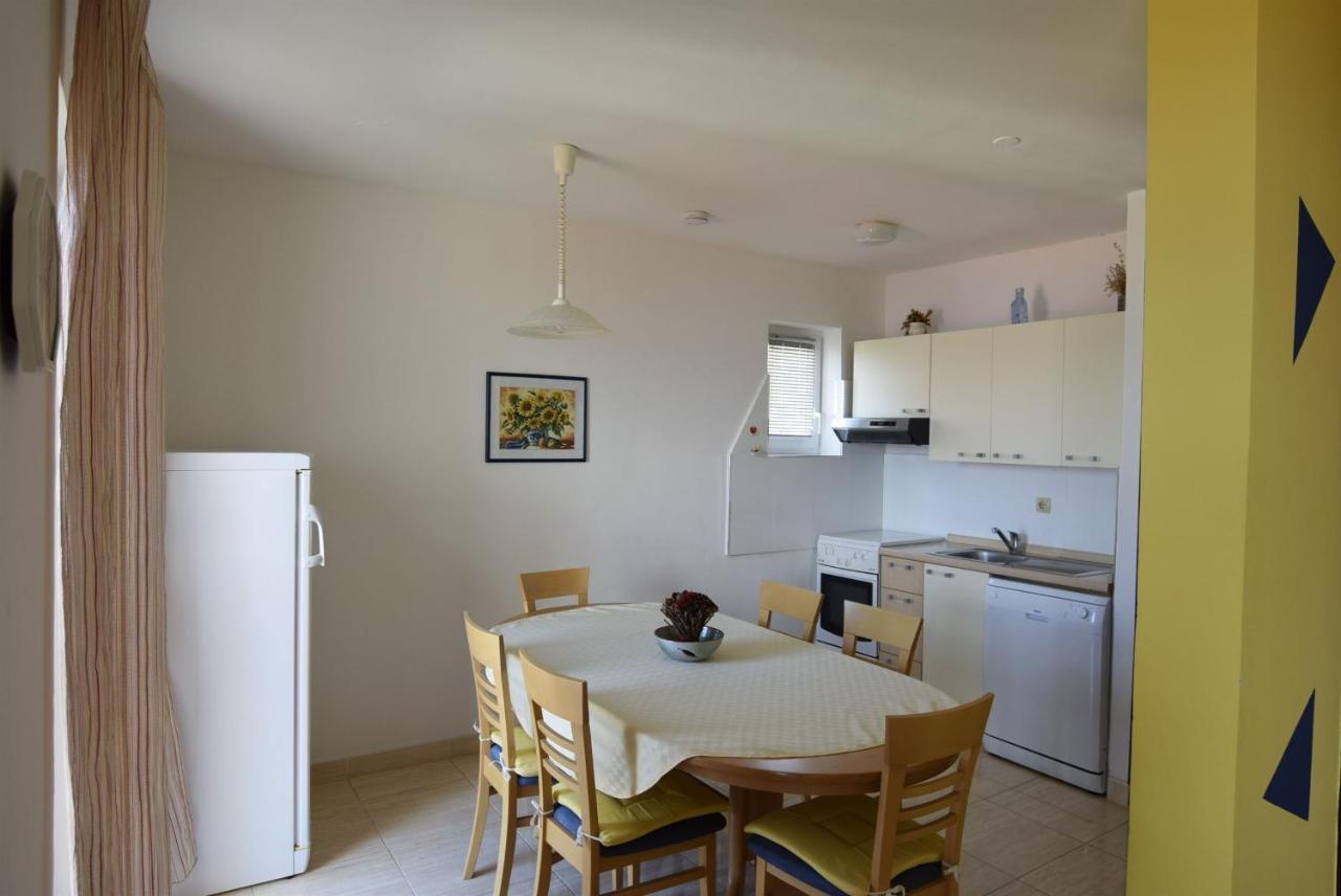 Apartment Venci Bol Exterior photo